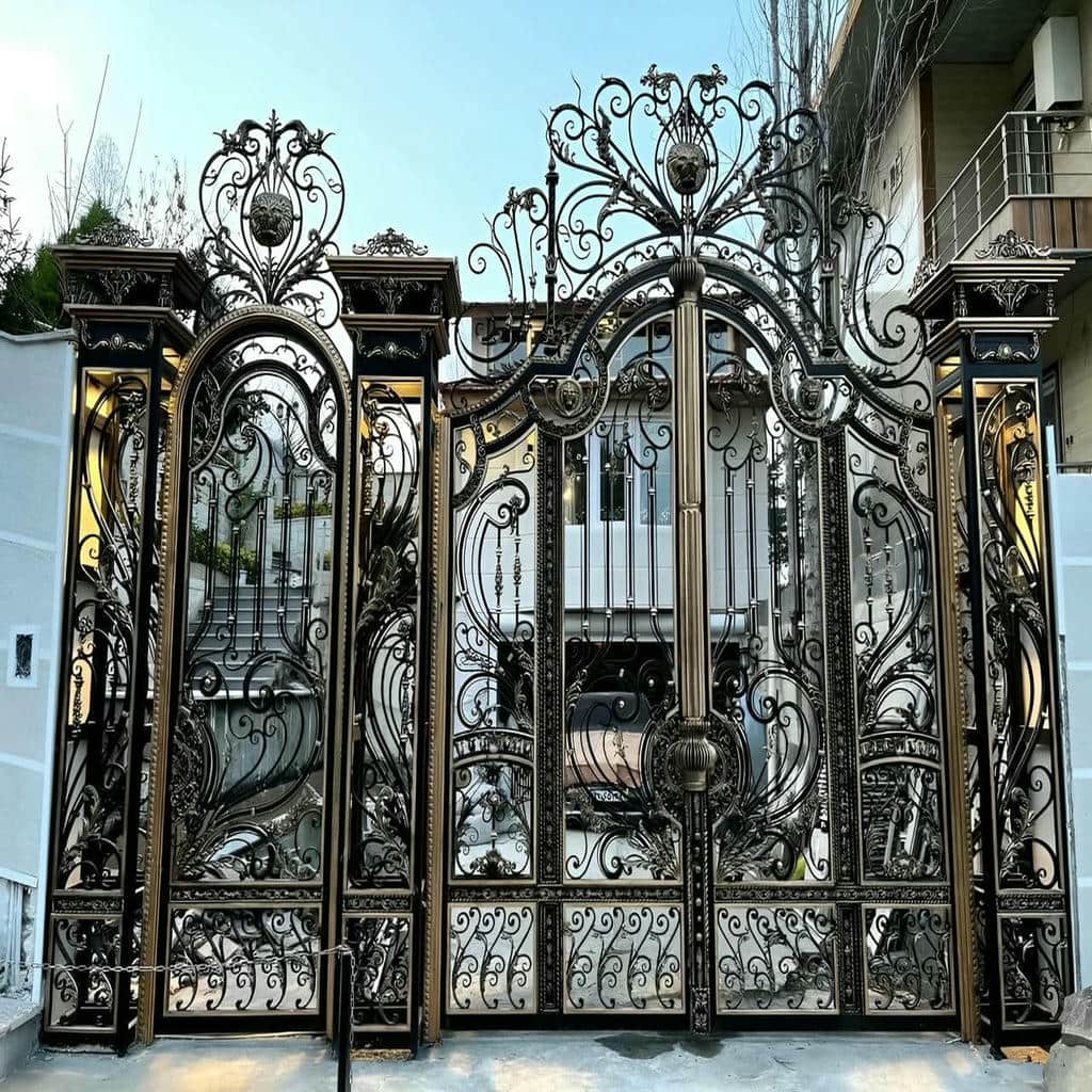 9 نمونه درب پارکینگ فرفورژه نمای رومی