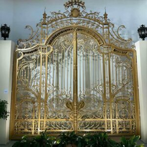 9 طرح درب پارکینگ آهنی ساده قاب دار