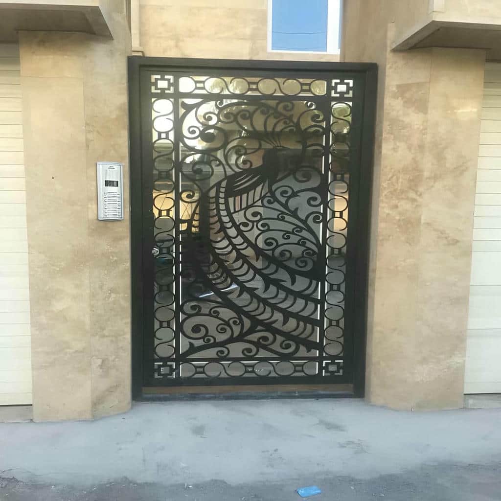 ساخت درب پارکینگ لوکس ورودی ویلا با کلاف مقاوم