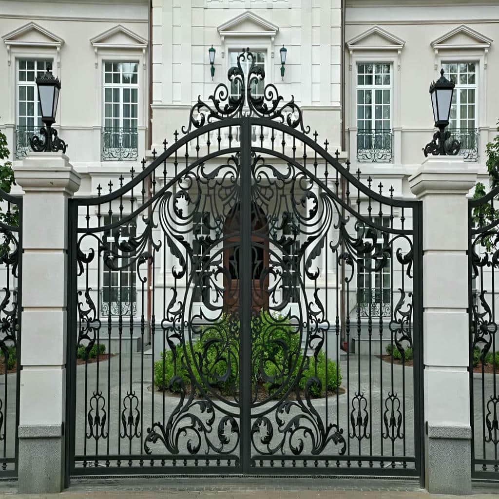 طرح مدرن درب پارکینگ حیاط لولایی برای نمای ساده