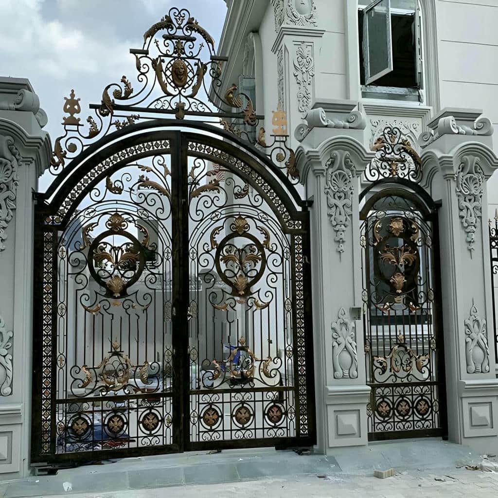 مدل درب فلزی ریلی باغ خطی برای نمای مدرن