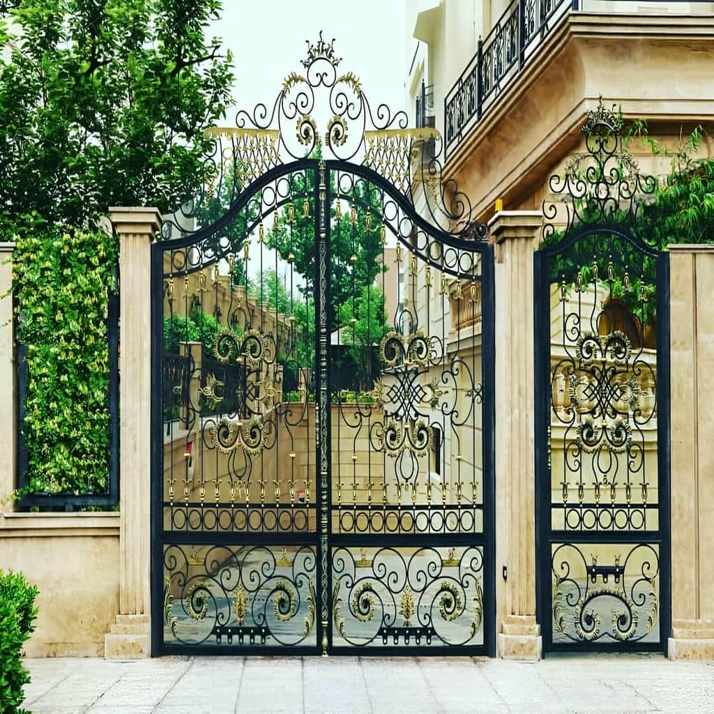 سفارش درب ریلی محوطه باغ با سیستم خودایستا