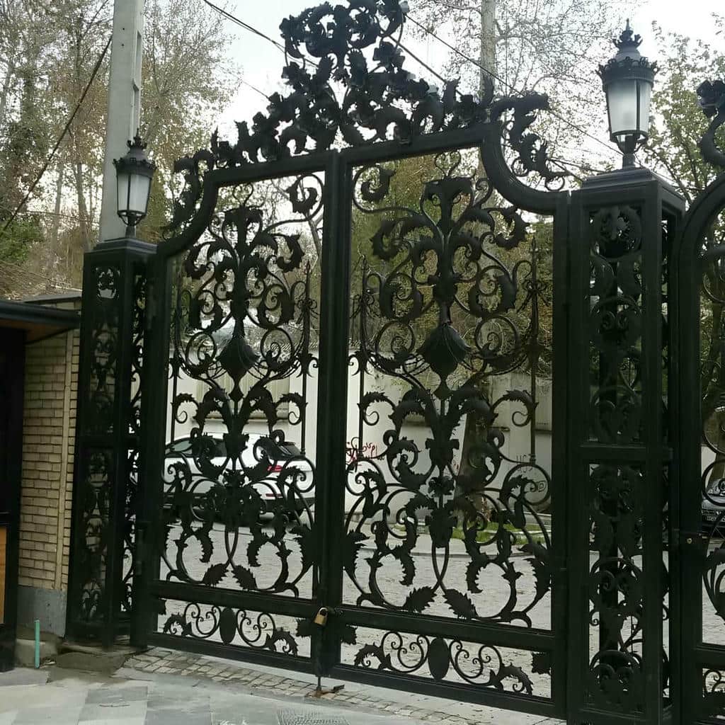 سفارش درب آهنی برش لیزری ورودی بر اساس شرایط پروژه