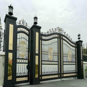 10 نمونه درب حیاط فلزی دو لنگه