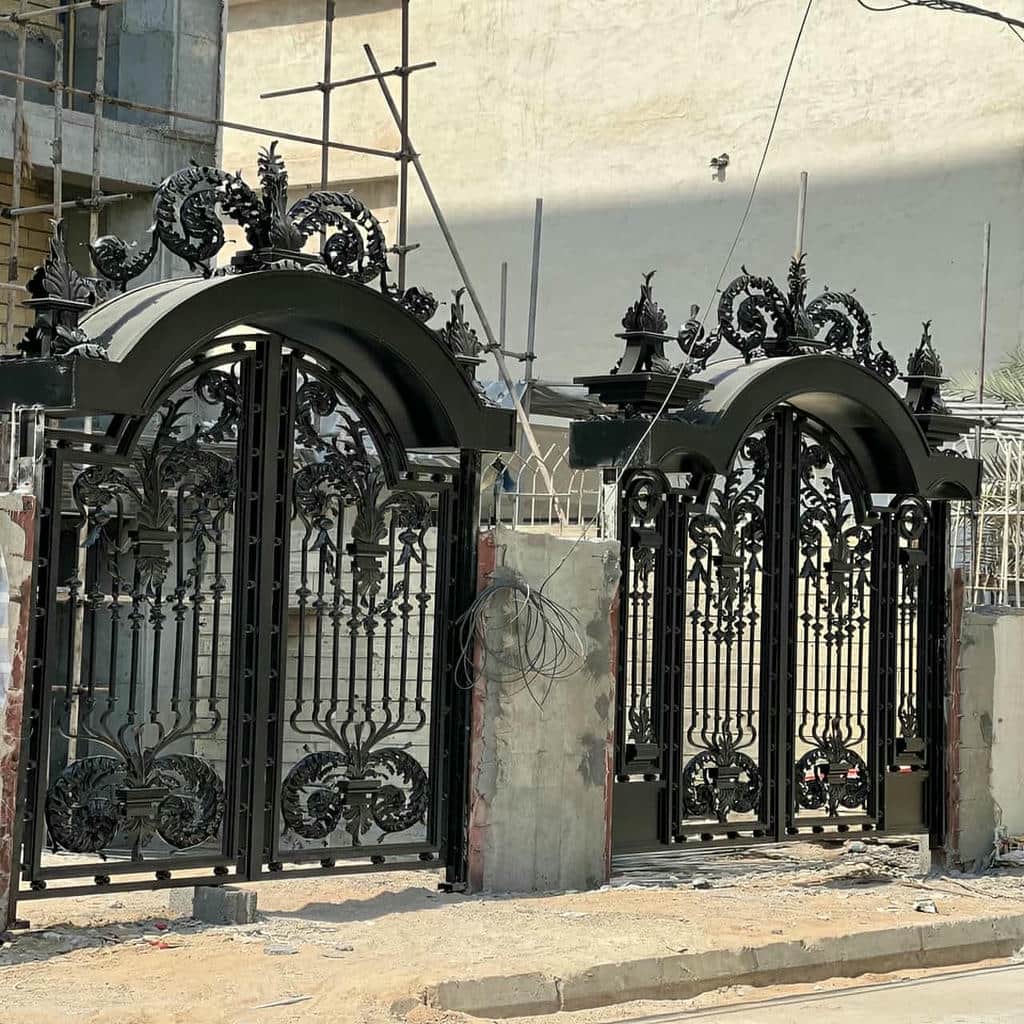 درب ویلایی پارکینگ دو لنگه برای مسیر واقعی خودرو