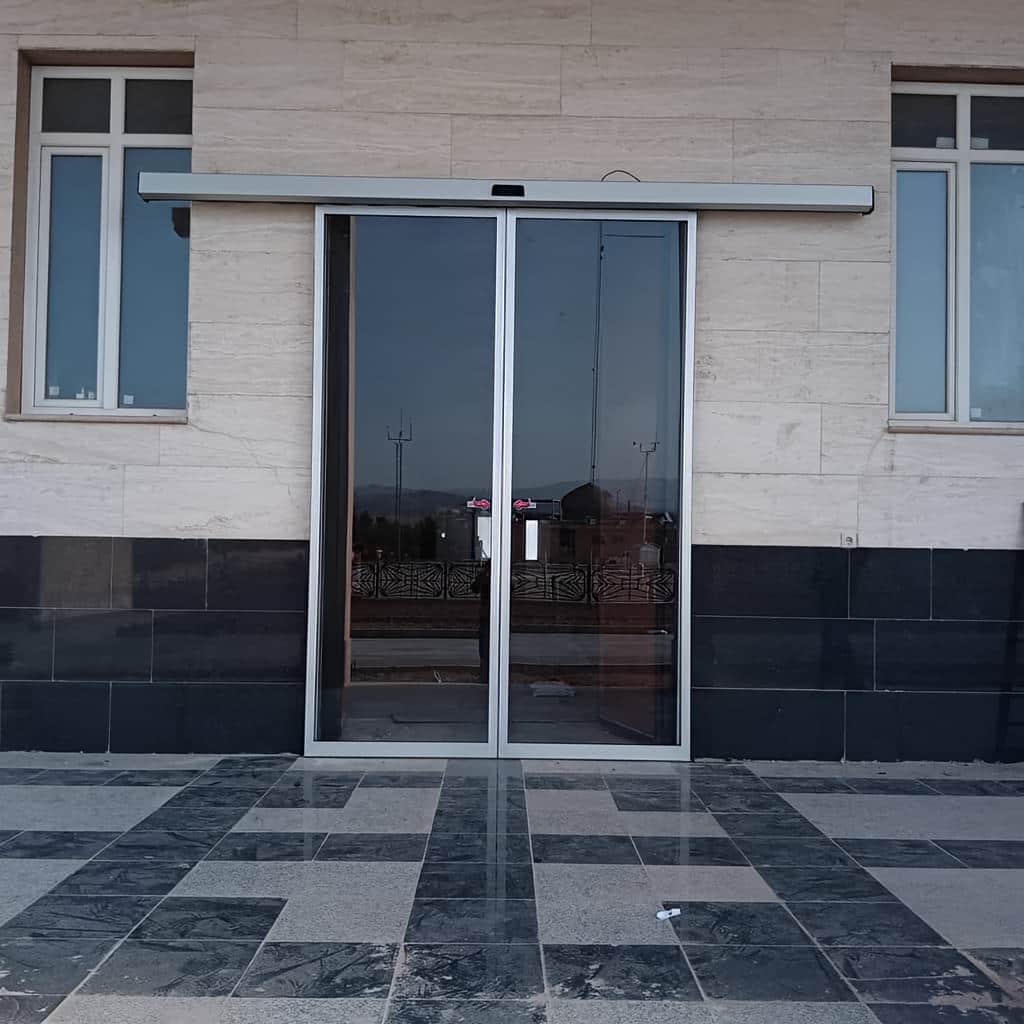تولید سنسور حرکتی درب شیشه ای با بدنه مقاوم
