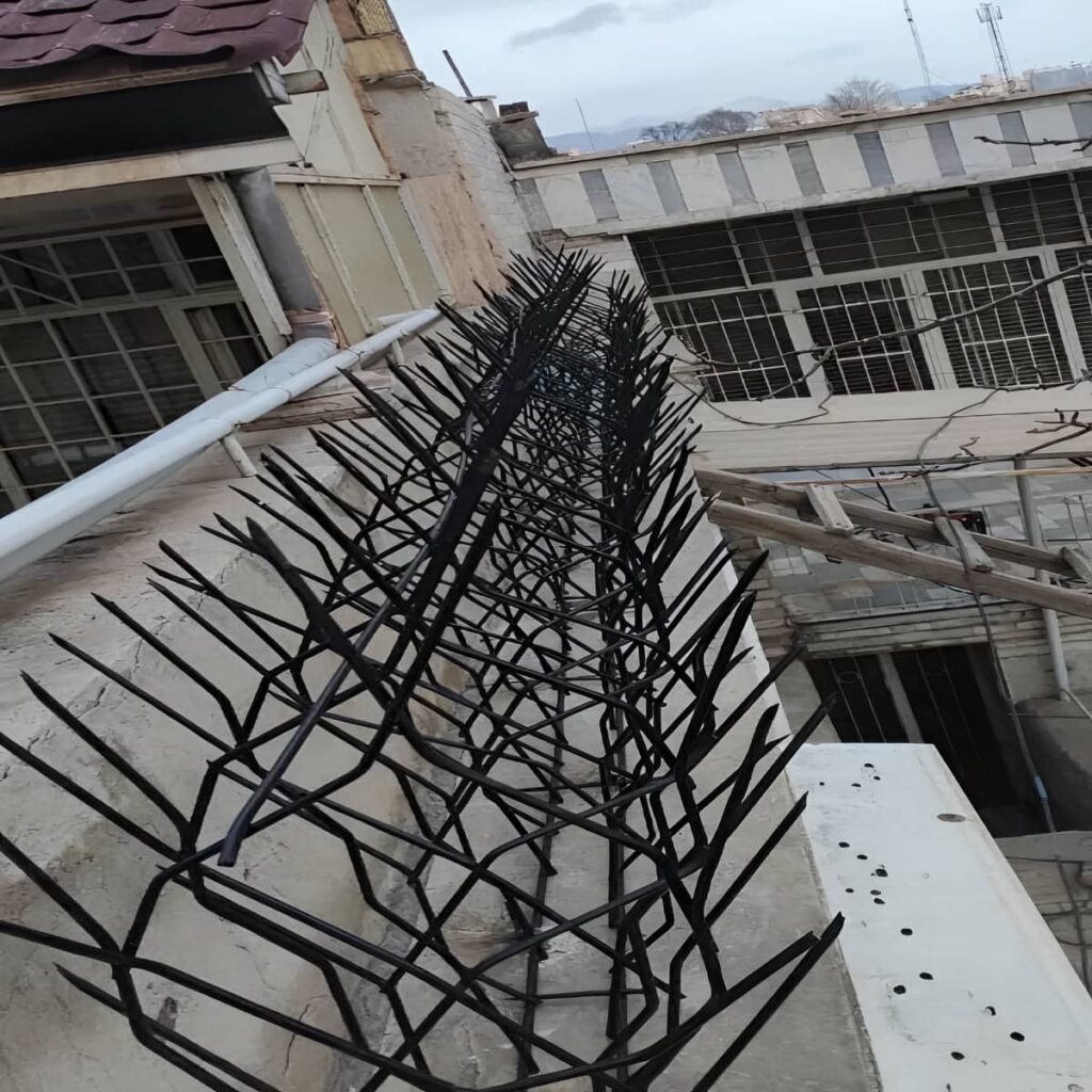 نصب حفاظ شاخ گوزنی پرتراکم روی زیرسازی فلزی