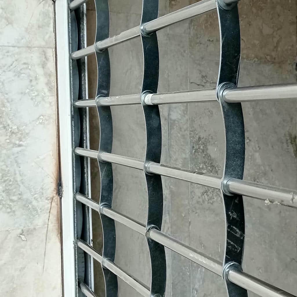 ساخت کرکره برقی رول گیتر امنیتی دارای درب نفررو