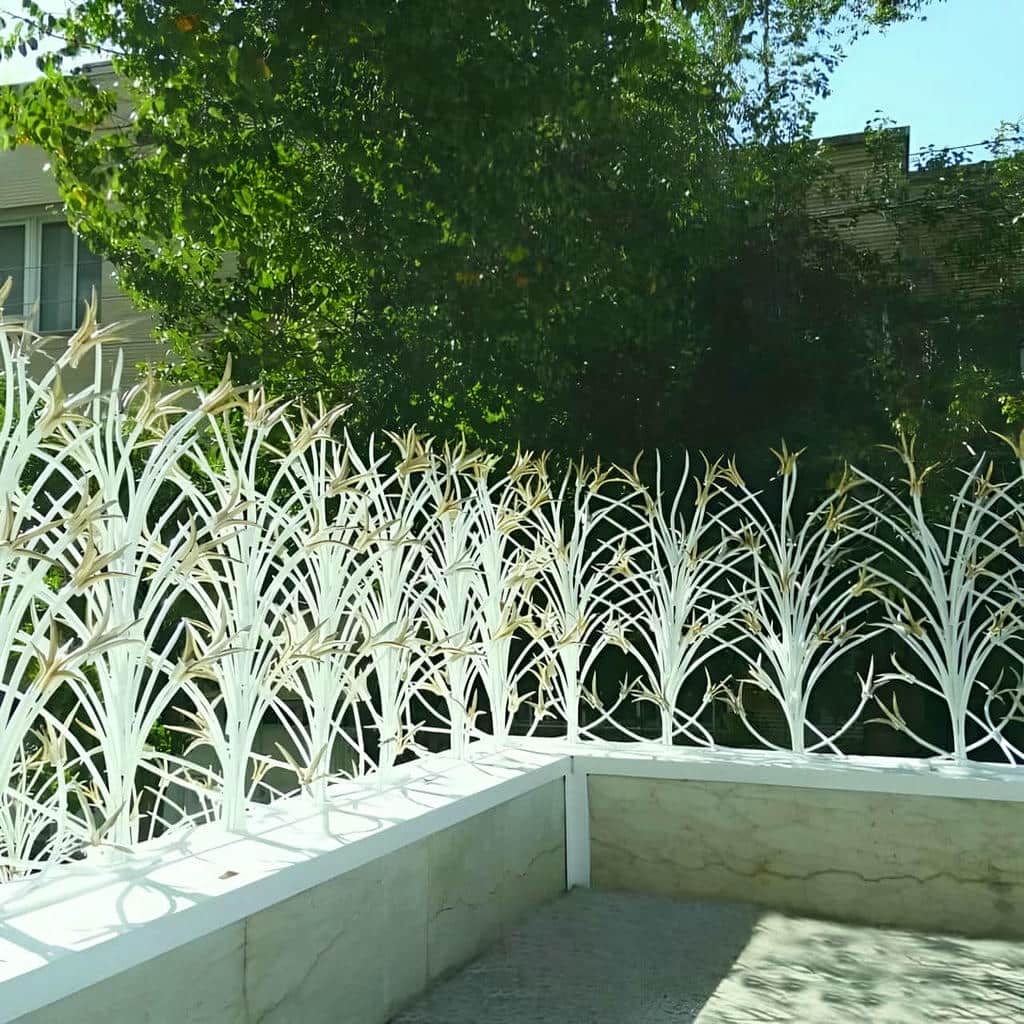 خرید حفاظ لیلیوم دیوار لوکس متناسب با نمای دروازه