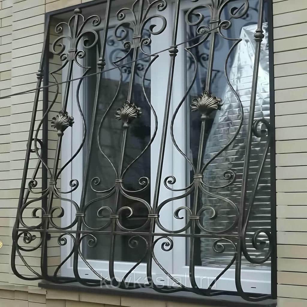 سفارش حفاظ پنجره ثابت پیچ و رولپلاک با قاب آهنی