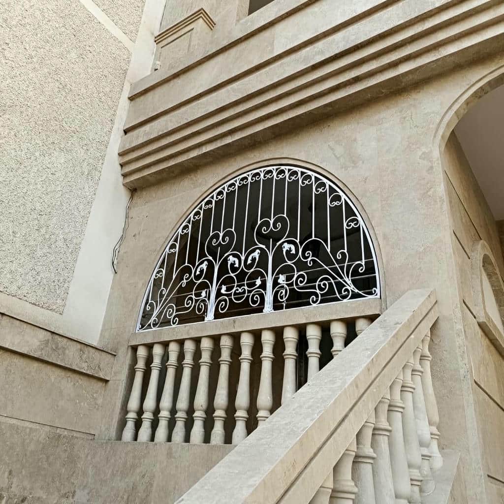 خرید حفاظ پنجره ویلایی نمای باغ متناسب با منظره
