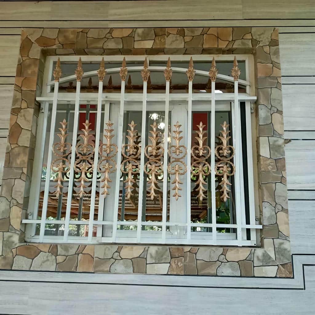 قیمت حفاظ پنجره فرفورژه گل نرده بر اساس پروژه