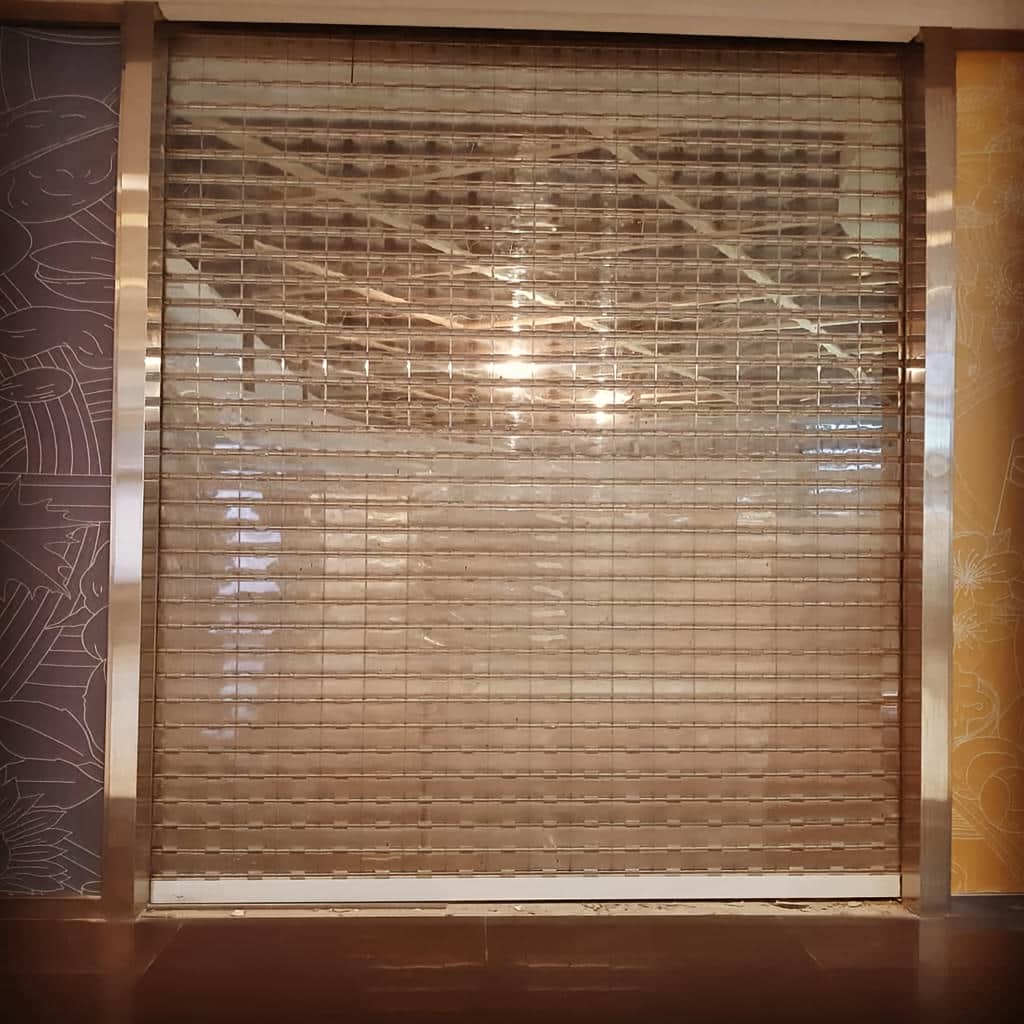طرح پانچ‌دار کرکره برقی پنجره امنیتی برای عبور نور