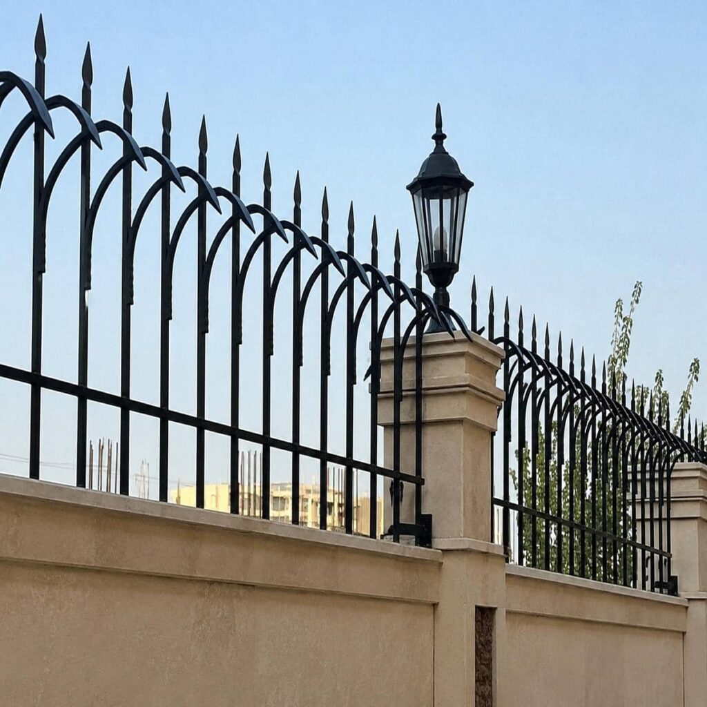 6 مدل حفاظ روی دیوار باغ محوطه