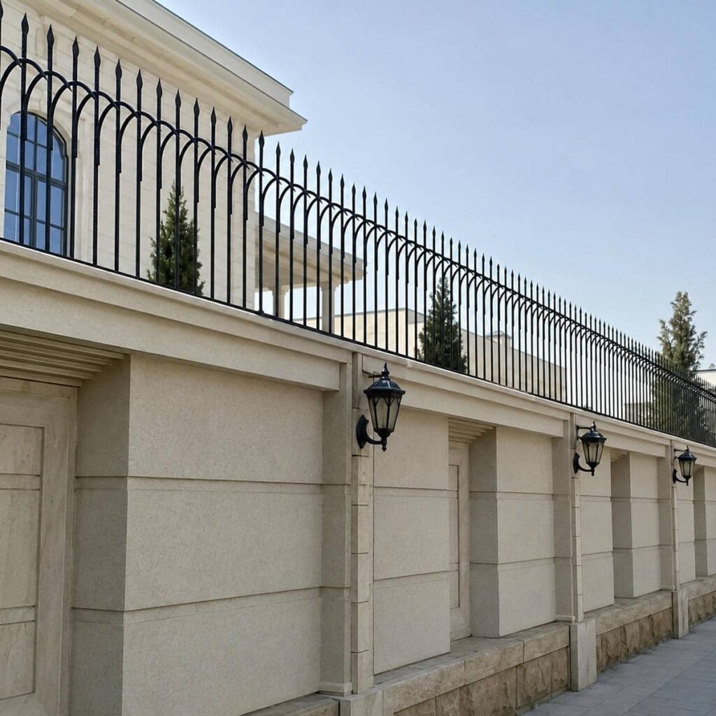 طرح عمودی حفاظ دیوار مدرن خطی برای نمای ورودی