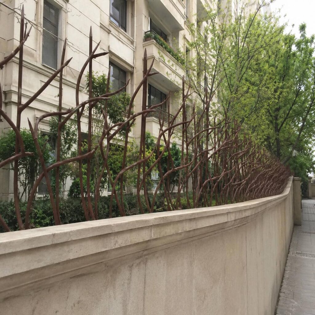 نمونه شاخ گوزنی حفاظ روی دیوار حیاط مسکونی برای ضلع پشتی