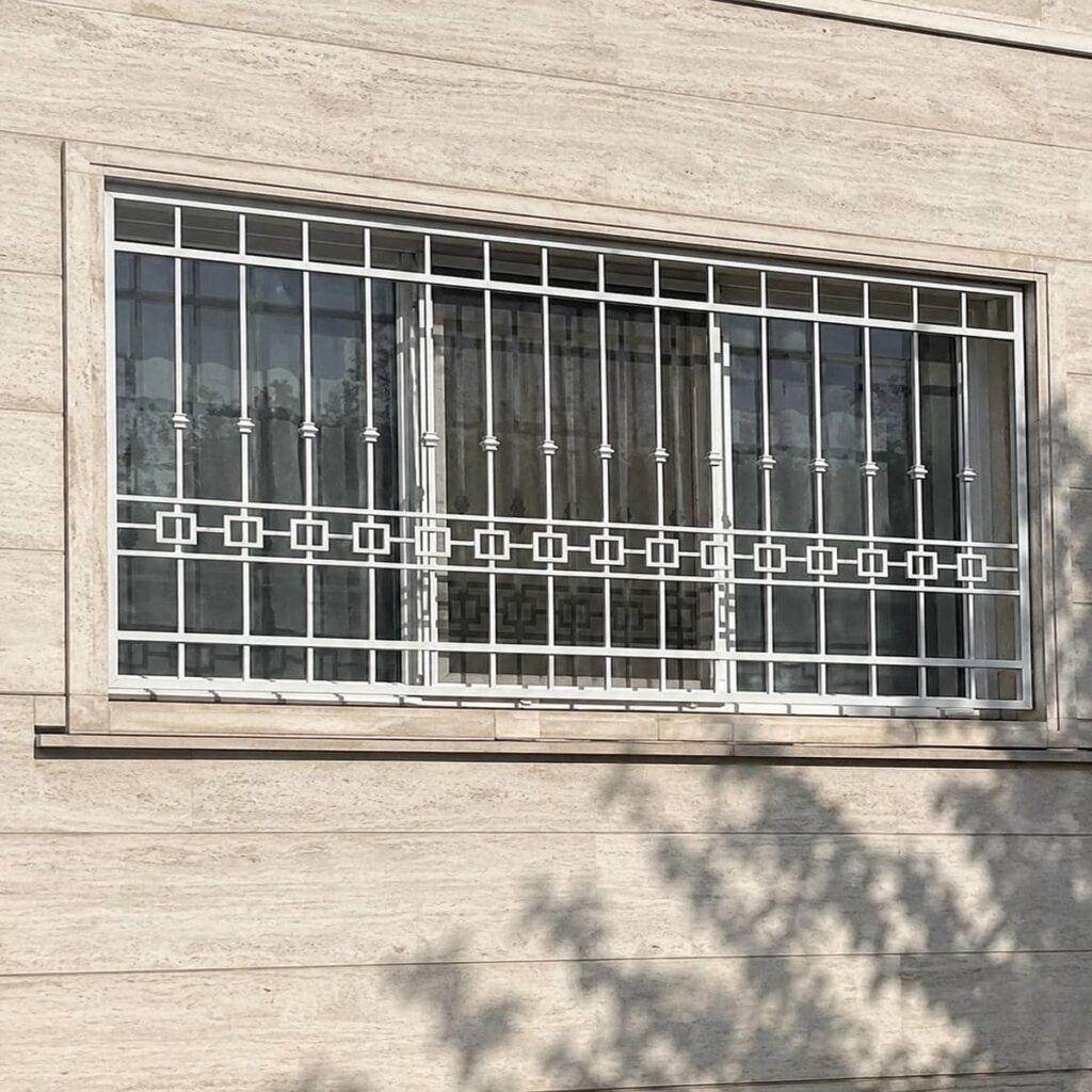 ساخت حفاظ پنجره سفید طلایی با قاب آهنی