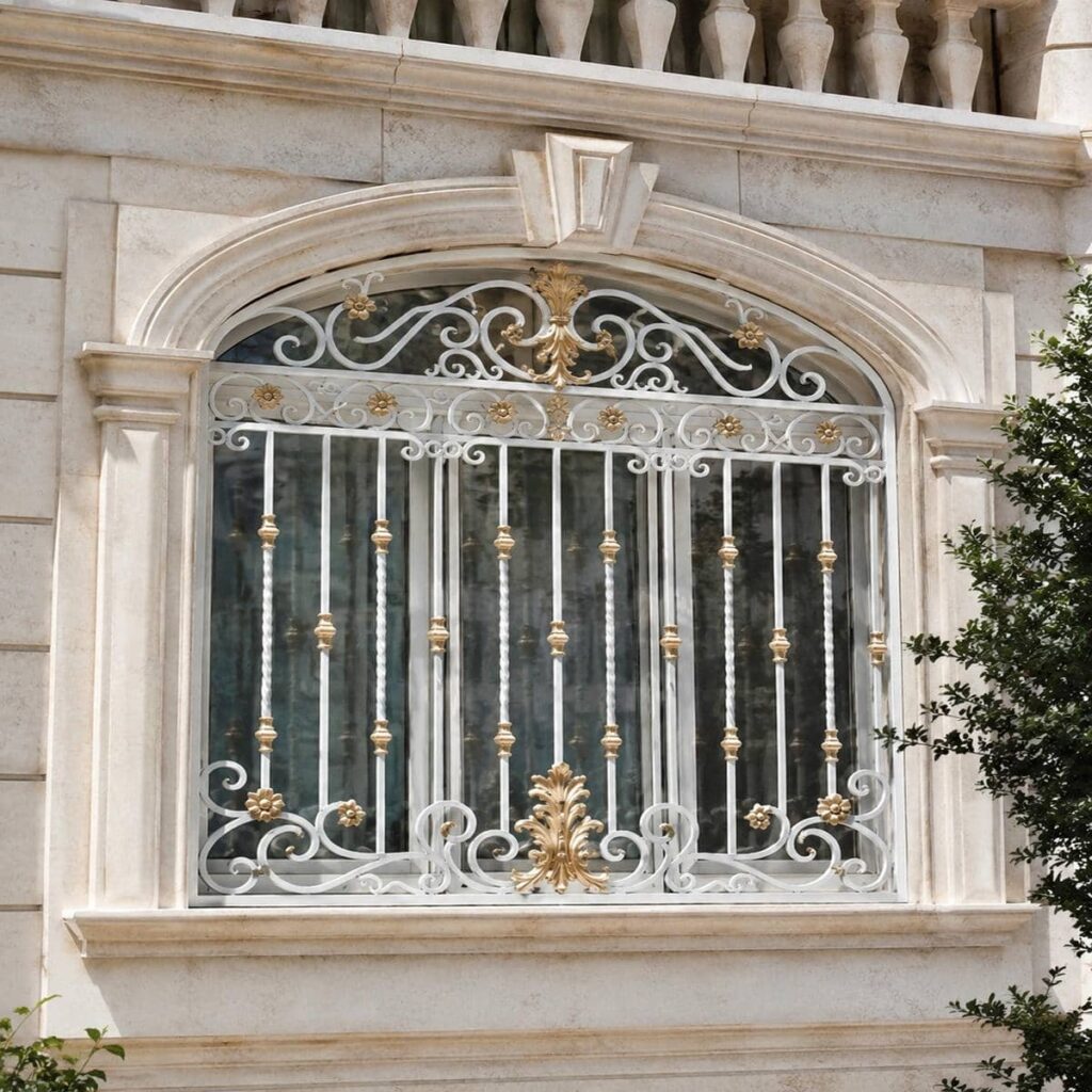 مدل عمودی حفاظ پنجره سفید طلایی نمای سنگ