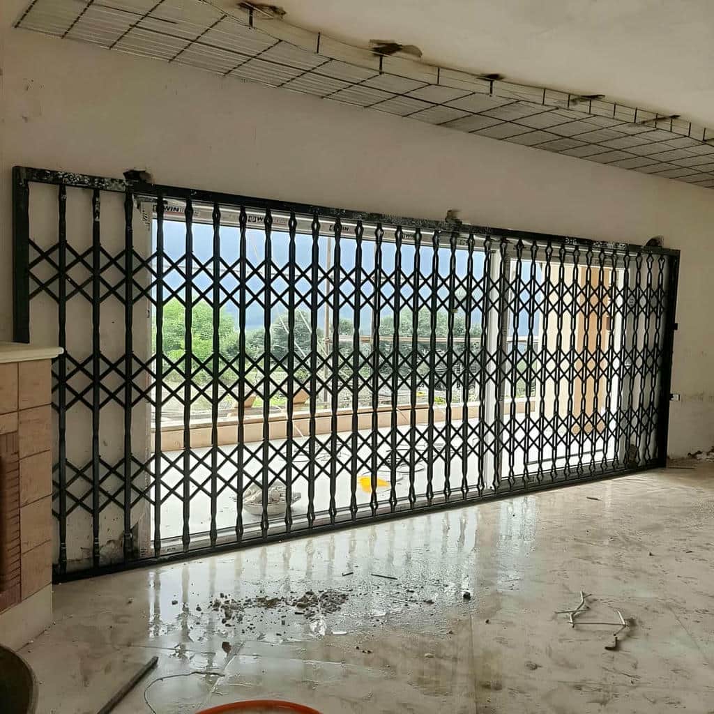 نصب حفاظ پنجره ریلی بازشو روی زیرکار تراز