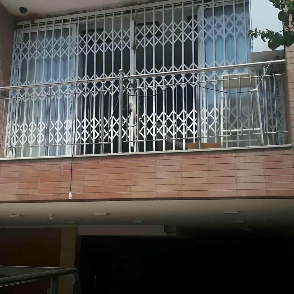 مدل تلسکوپی حفاظ پنجره متحرک کشویی