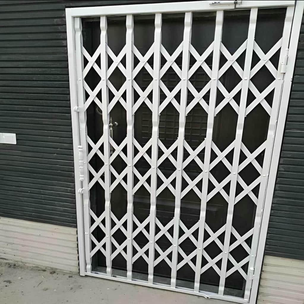 درب آکاردئونی مدل شبکه ای فلزی