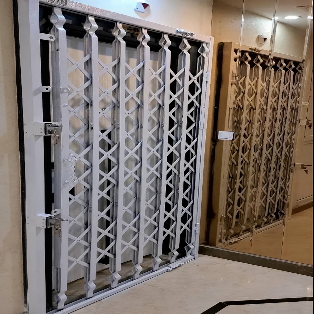 مرکز فروش تخصصی محافظ درب آپارتمان برای دوام و طول عمر بالا