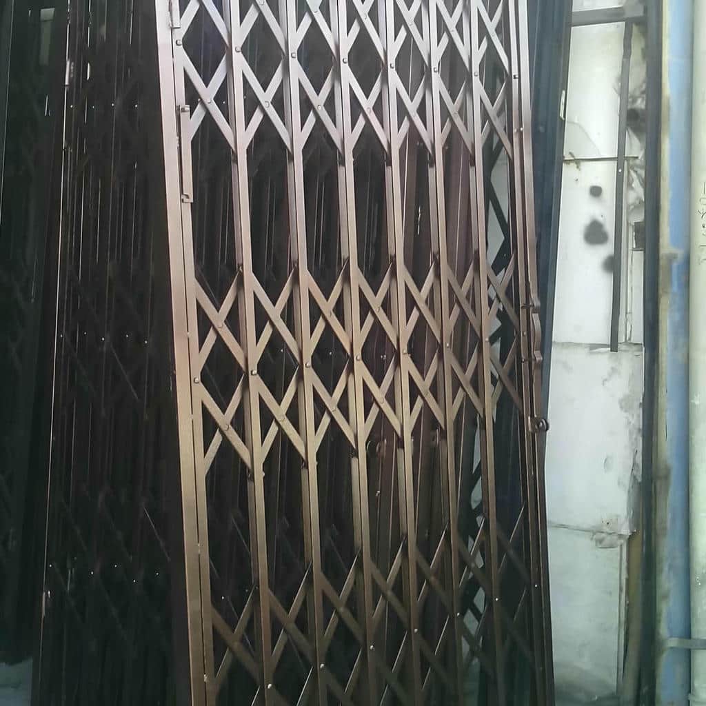 درب آپارتمان با طراحی کاربردی