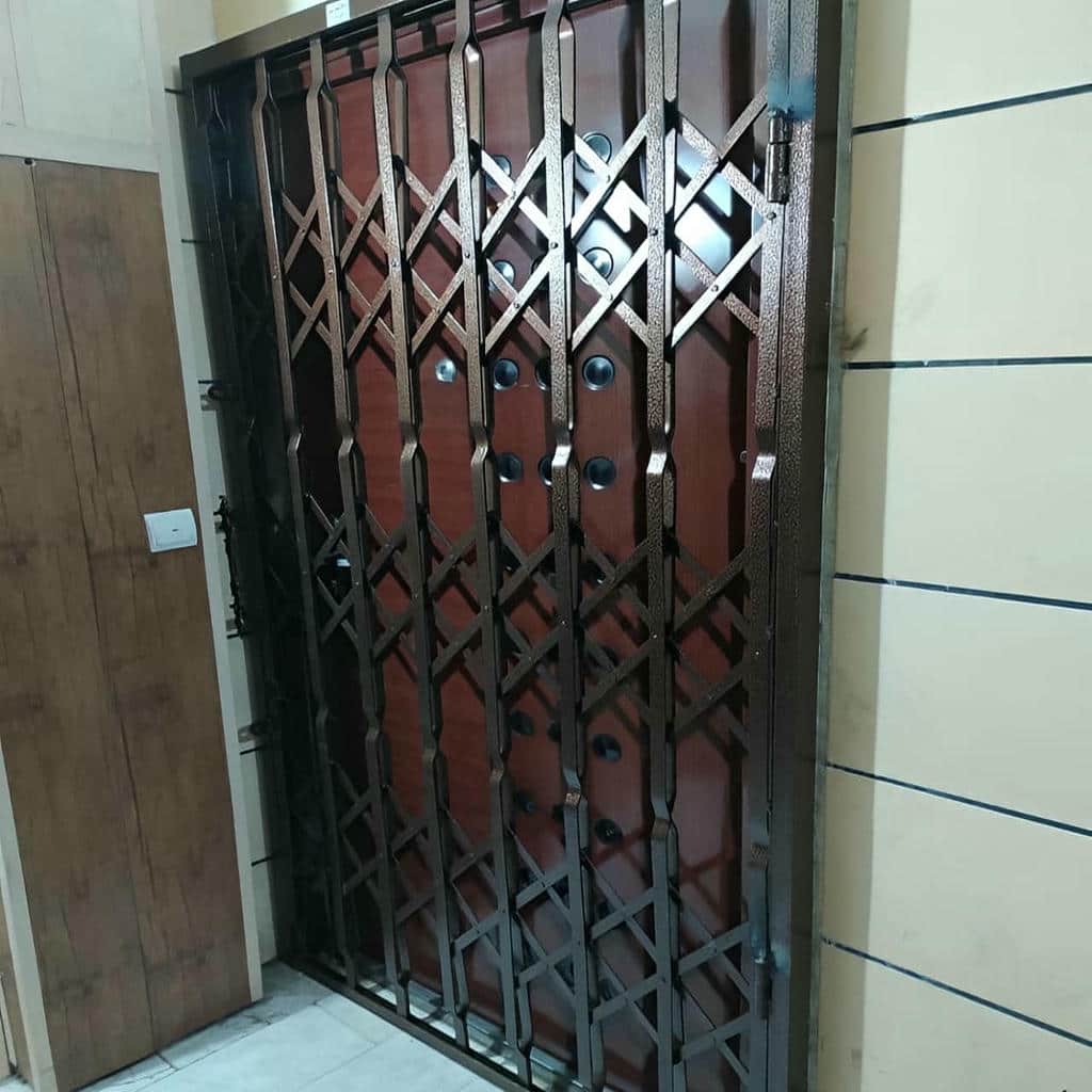 گارد آکاردئونی ورودی ساختمان