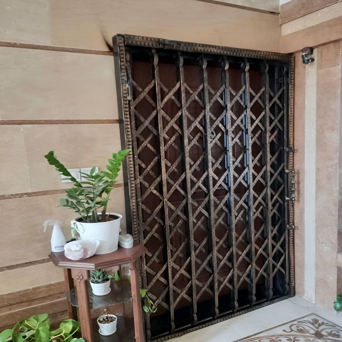 مرکز تخصصی سفارش محافظ درب آپارتمان با ارسال