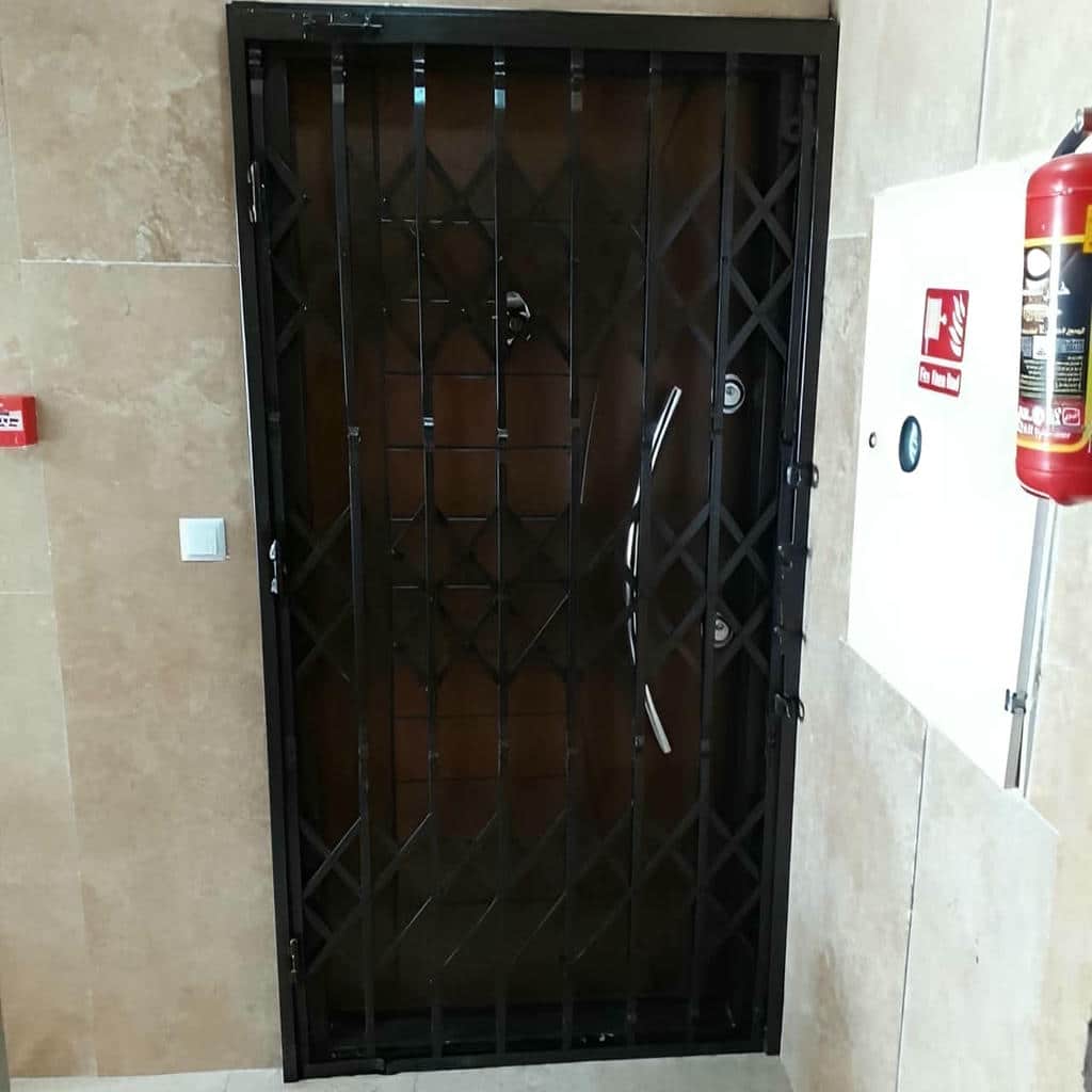 ساختار فلزی درب آکاردئونی