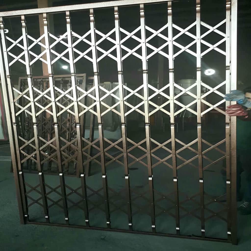 درب آکاردئونی با ریل مقاوم