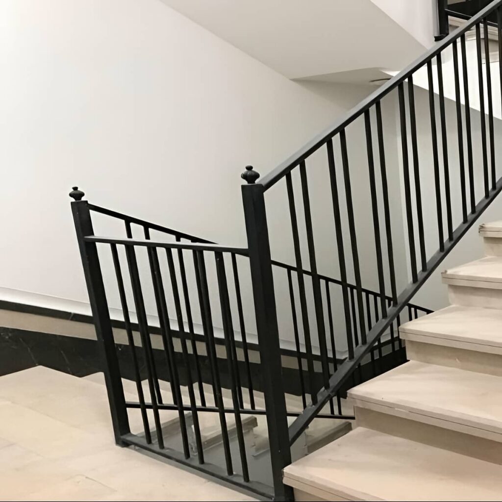 نرده بالکن با طراحی سفارشی