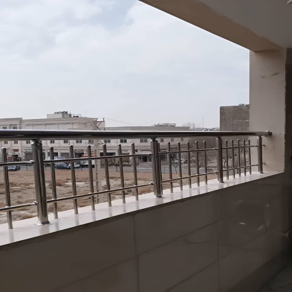 حفاظ بالکن فلزی کلاسیک