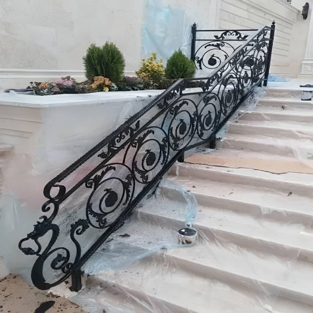 نرده فلزی طراحی شده