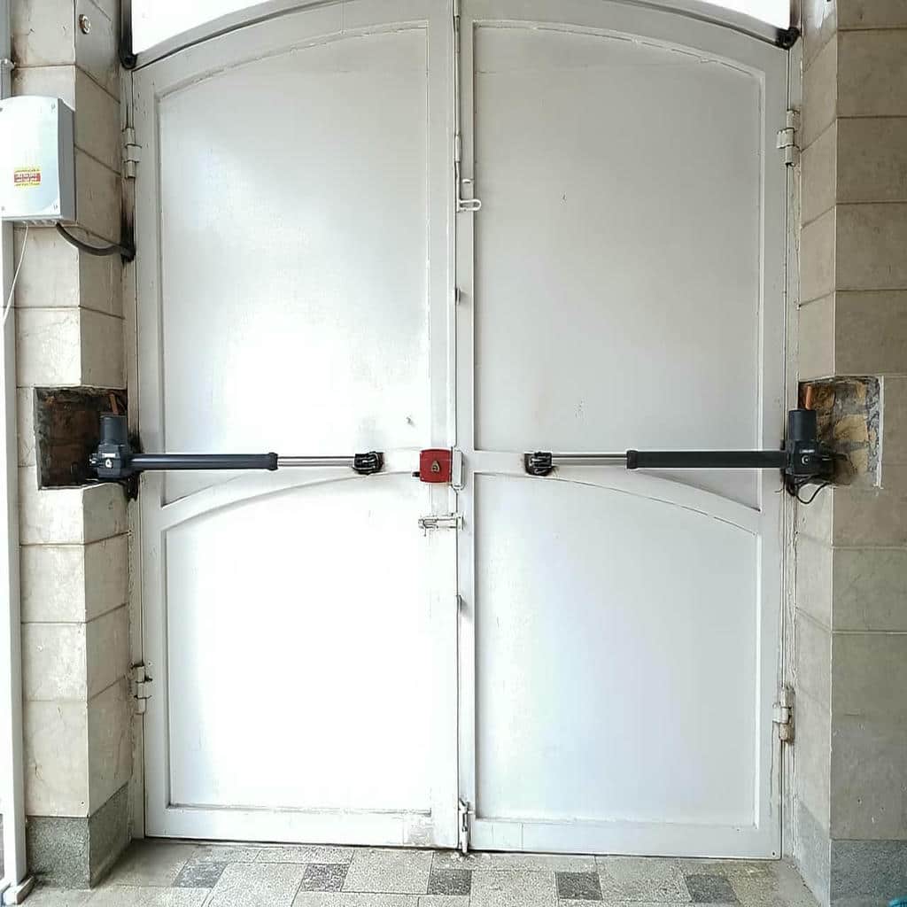 جک پارکینگی دو لنگه با بازوی نقره ای در استان یزد جک پارکینگی دو لنگه با بازوی نقره ای در استان یزد