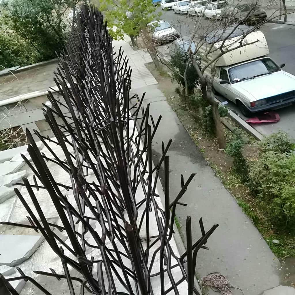 حفاظ دیوار شاخ گوزنی رنگ تیره در بوشهر