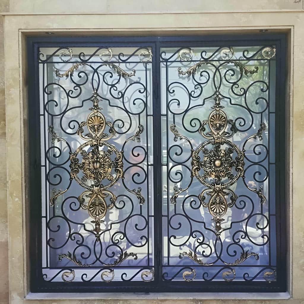 حفاظ پنجره با طرح هندسی در رشت