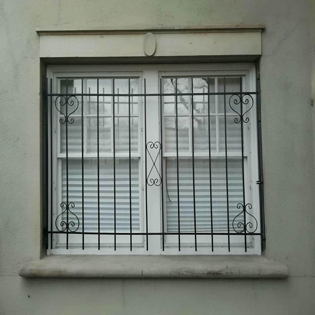 حفاظ پنجره با طرح هندسی در همدان