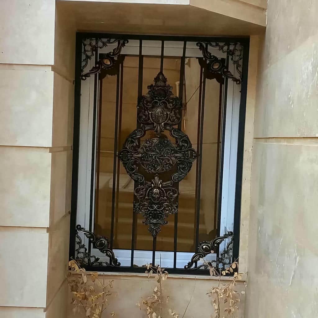 حفاظ پنجره سفارشی برای نمای آجری حفاظ پنجره سفارشی برای نمای آجری