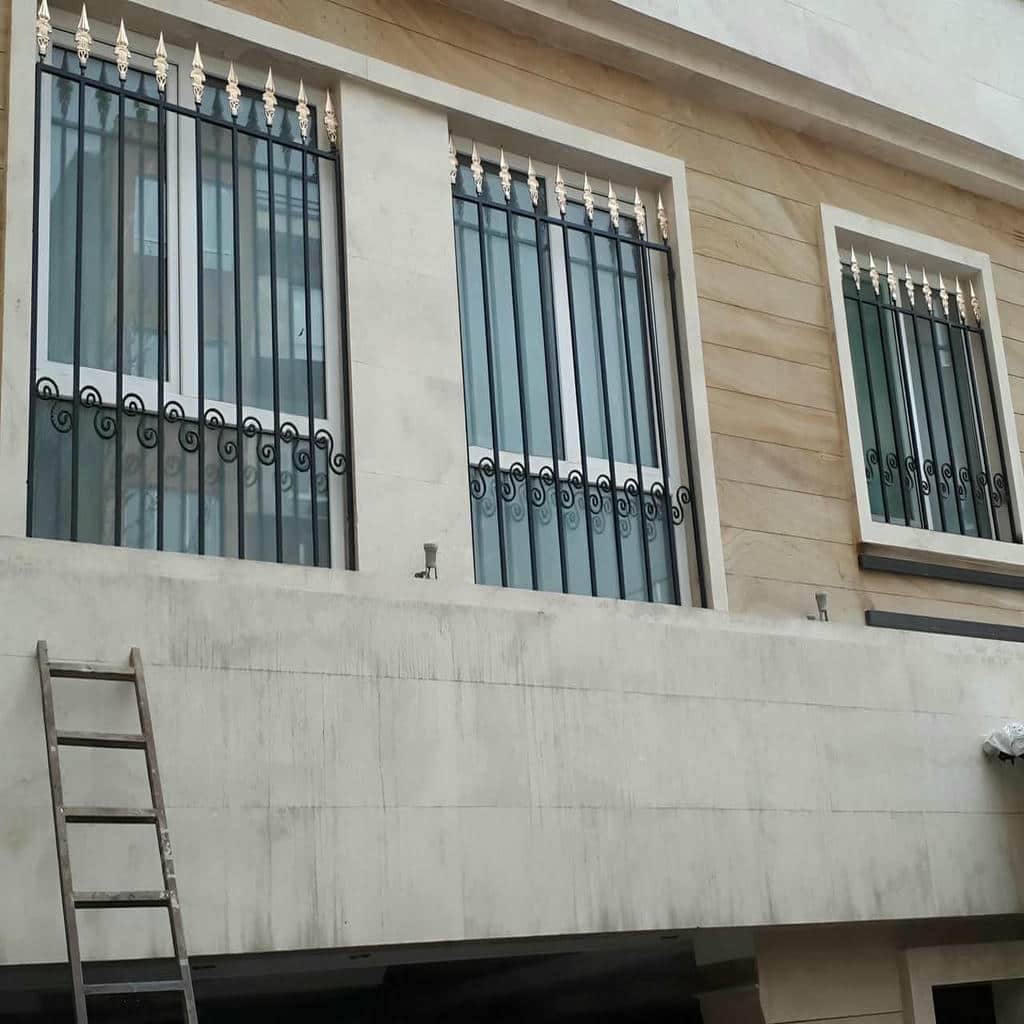 حفاظ پنجره سفارشی در استان همدان با طرح عمودی