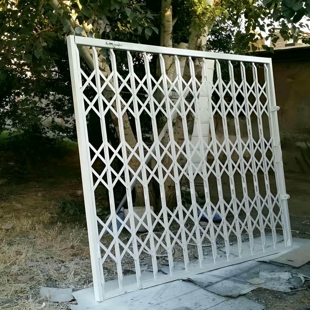 درب آکاردئونی مشکی با قفل مرکزی در تبریز