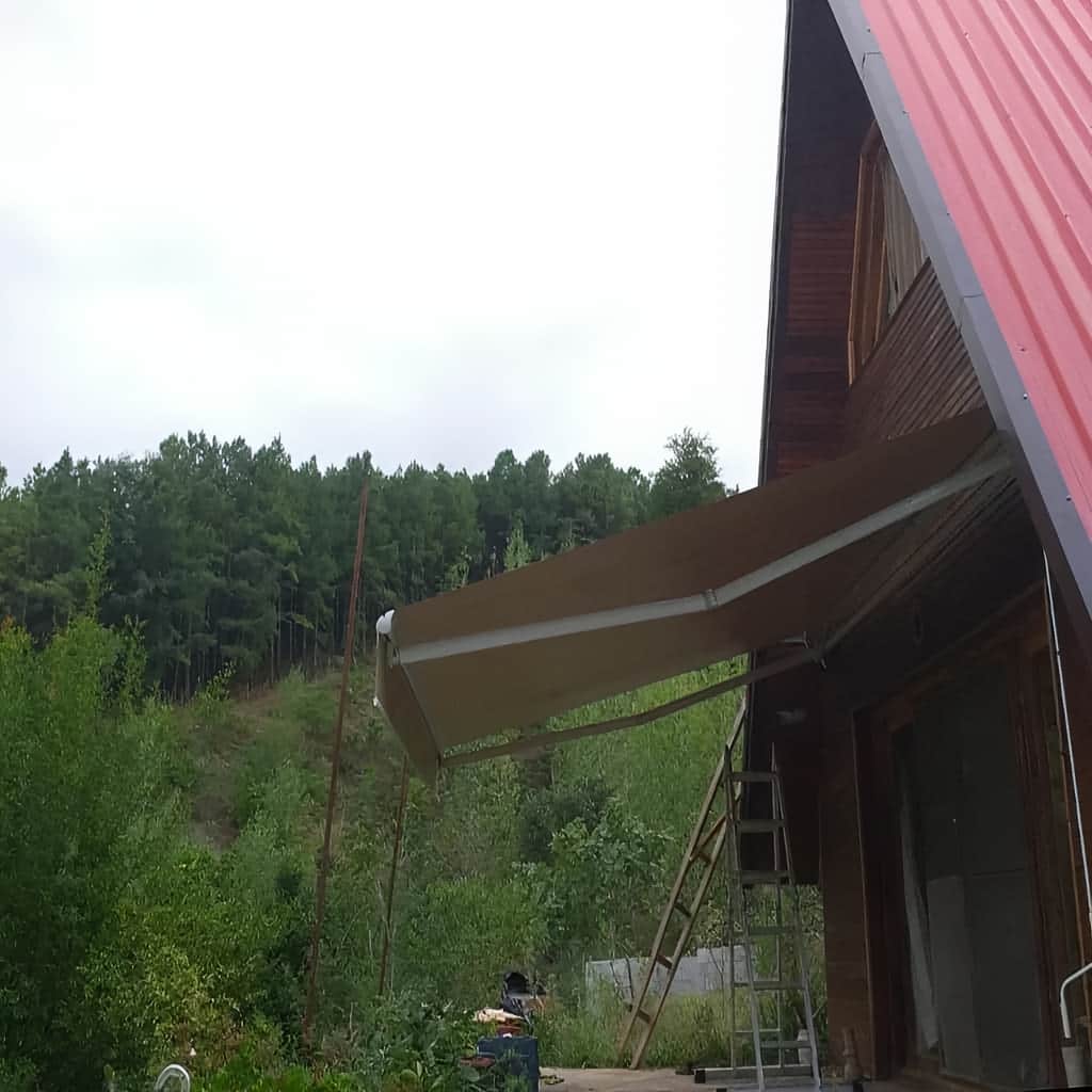 سایبان برقی بازویی با پارچه مقاوم در برابر تابش