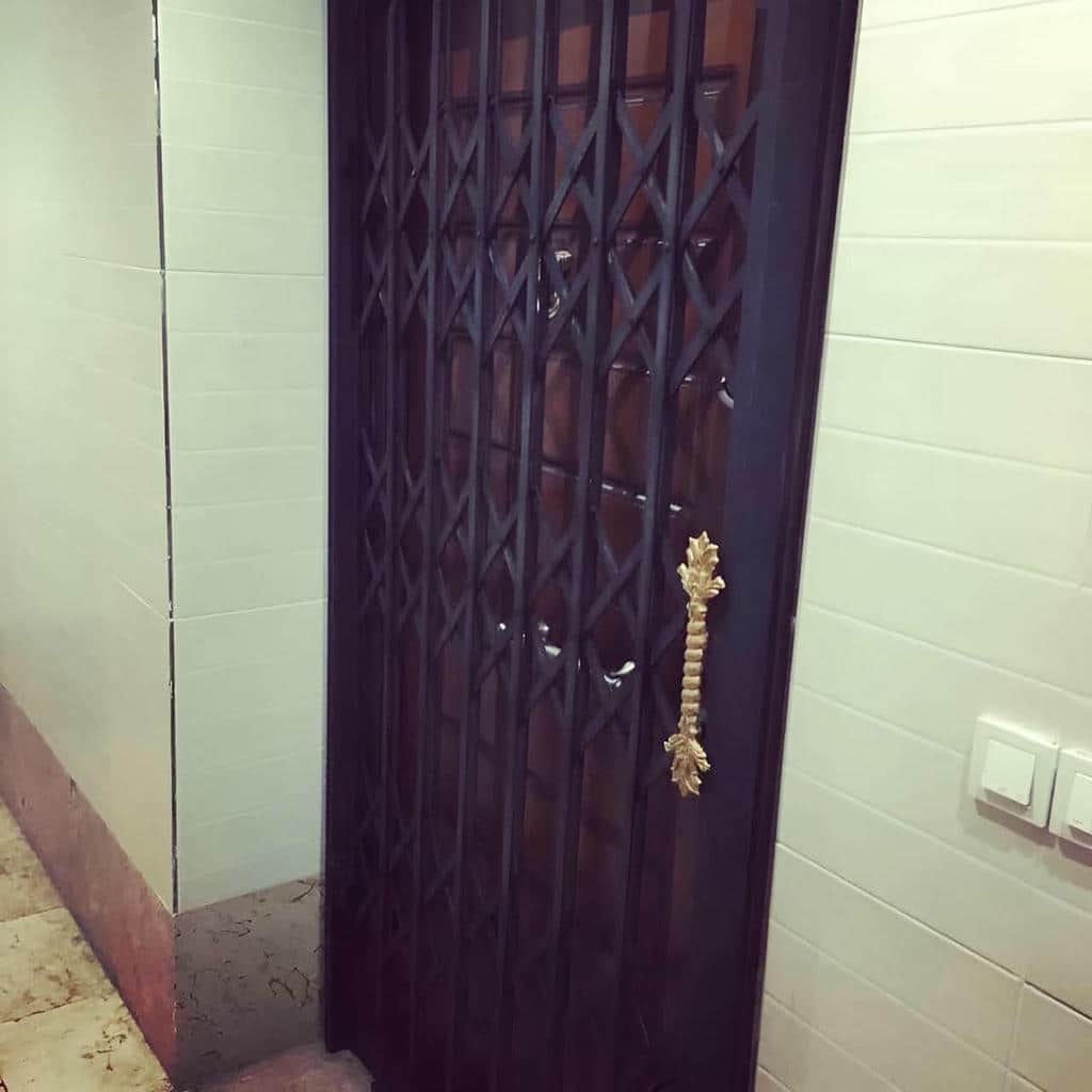 قفل مرکزی حفاظ درب آکاردئونی در استان قم قفل مرکزی حفاظ درب آکاردئونی در استان قم