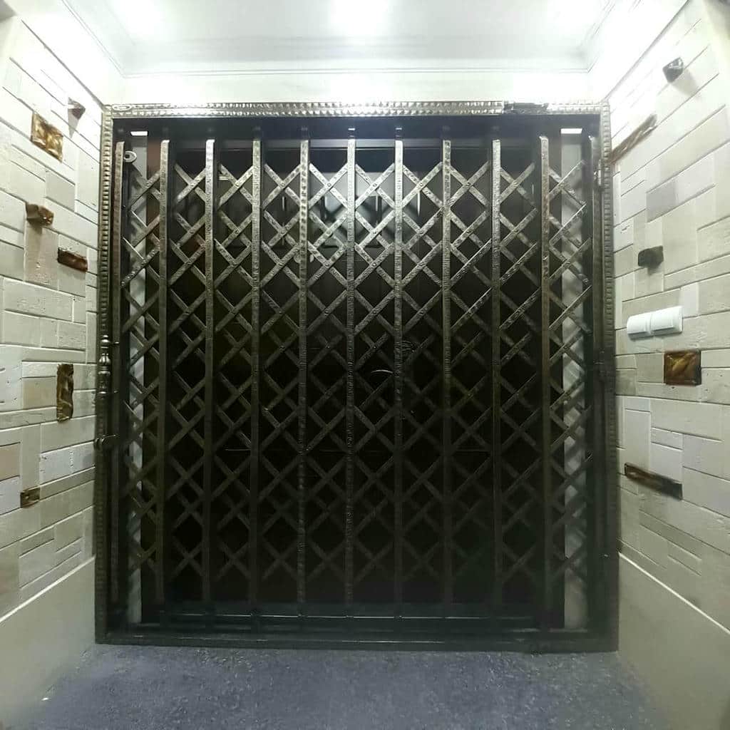 محافظ تاشونده ورودی ساختمان در استان هرمزگان محافظ تاشونده ورودی ساختمان در استان هرمزگان