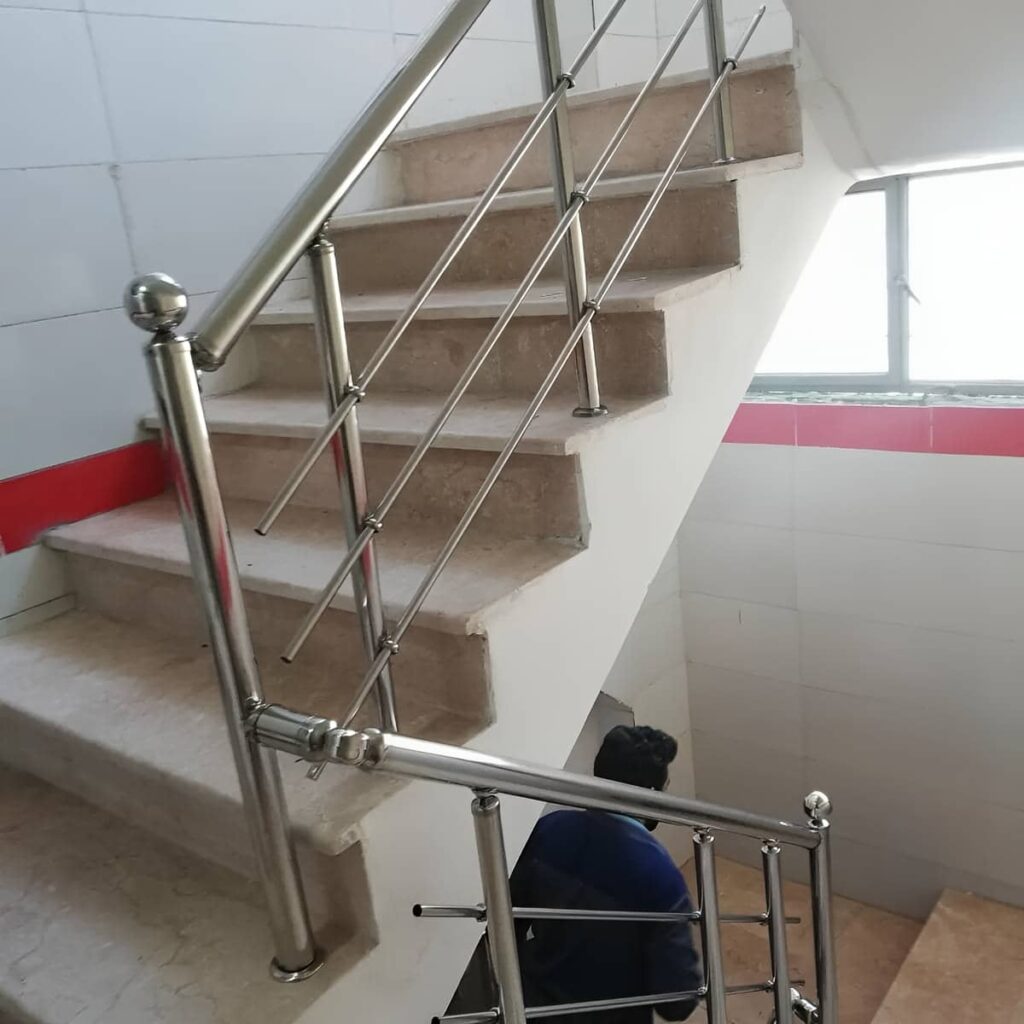 نرده راه پله استیل با دستگیره براق در اراک
