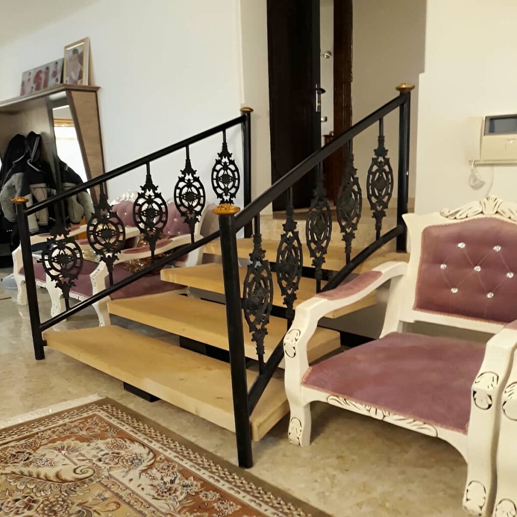 نرده راه پله سفارشی با فرم ساده در کرمان نرده راه پله سفارشی با فرم ساده در کرمان