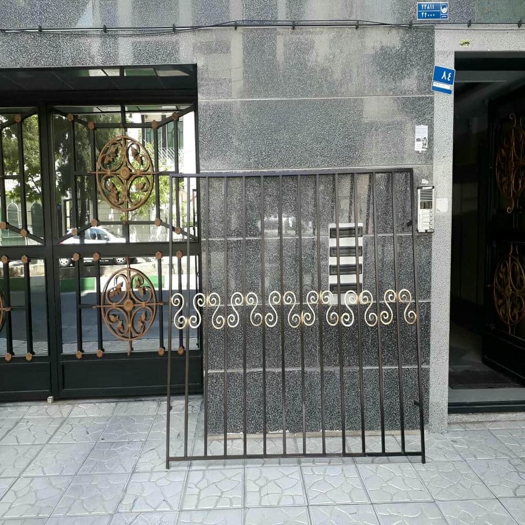 نرده فلزی روی قاب سفید استان خراسان رضوی