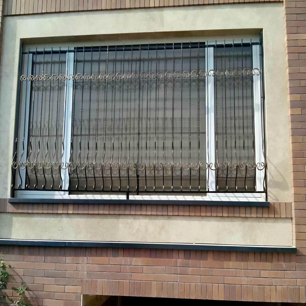 نرده پنجره فلزی با طرح هندسی نرده پنجره فلزی با طرح هندسی