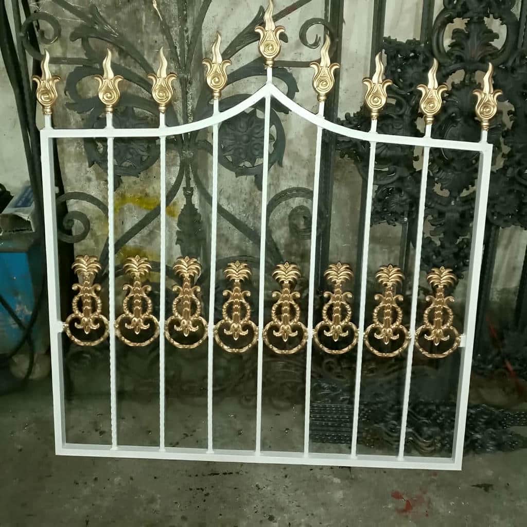 نرده پنجره مشهد با پوشش مشکی مات