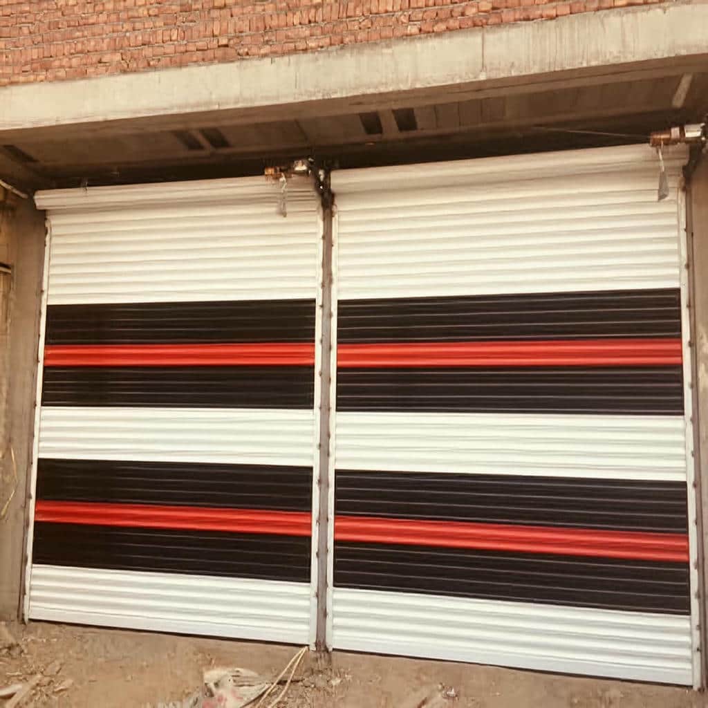 کرکره برقی سمنان در نمای پارکینگ مسکونی کرکره برقی سمنان در نمای پارکینگ مسکونی